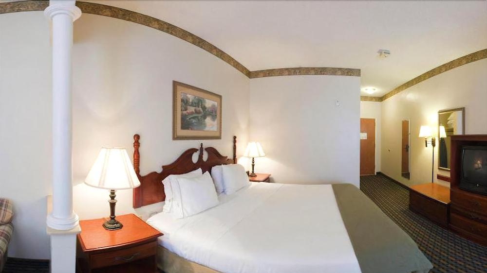 Holiday Inn Express Hotel & Suites Laurinburg By Ihg Bagian luar foto
