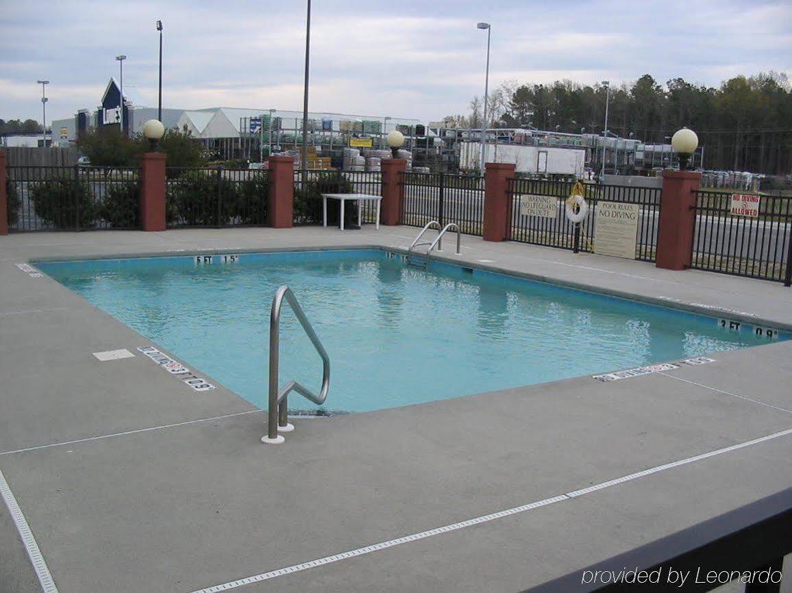 Holiday Inn Express Hotel & Suites Laurinburg By Ihg Bagian luar foto